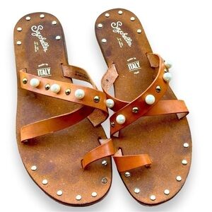 Seychelles Women’s Much Needed Break Flat Sandals Leather Pearl Gold Studded | 9